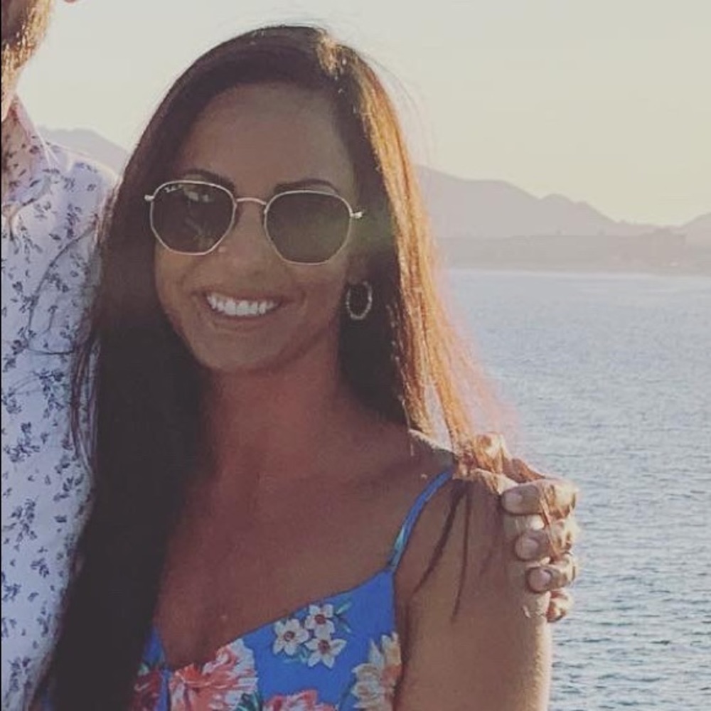 Meet your Posher, April